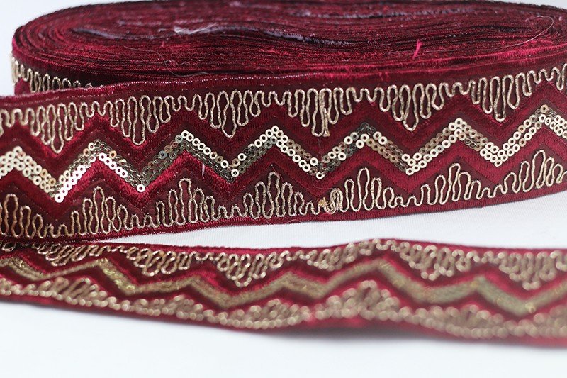 Passamaneria ricamo paillettes