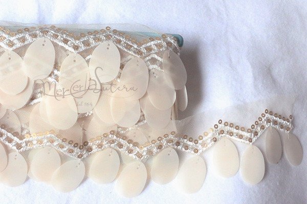 Passamaneria paillettes panna-oro