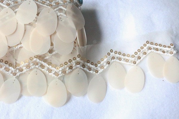 Passamaneria paillettes panna-oro