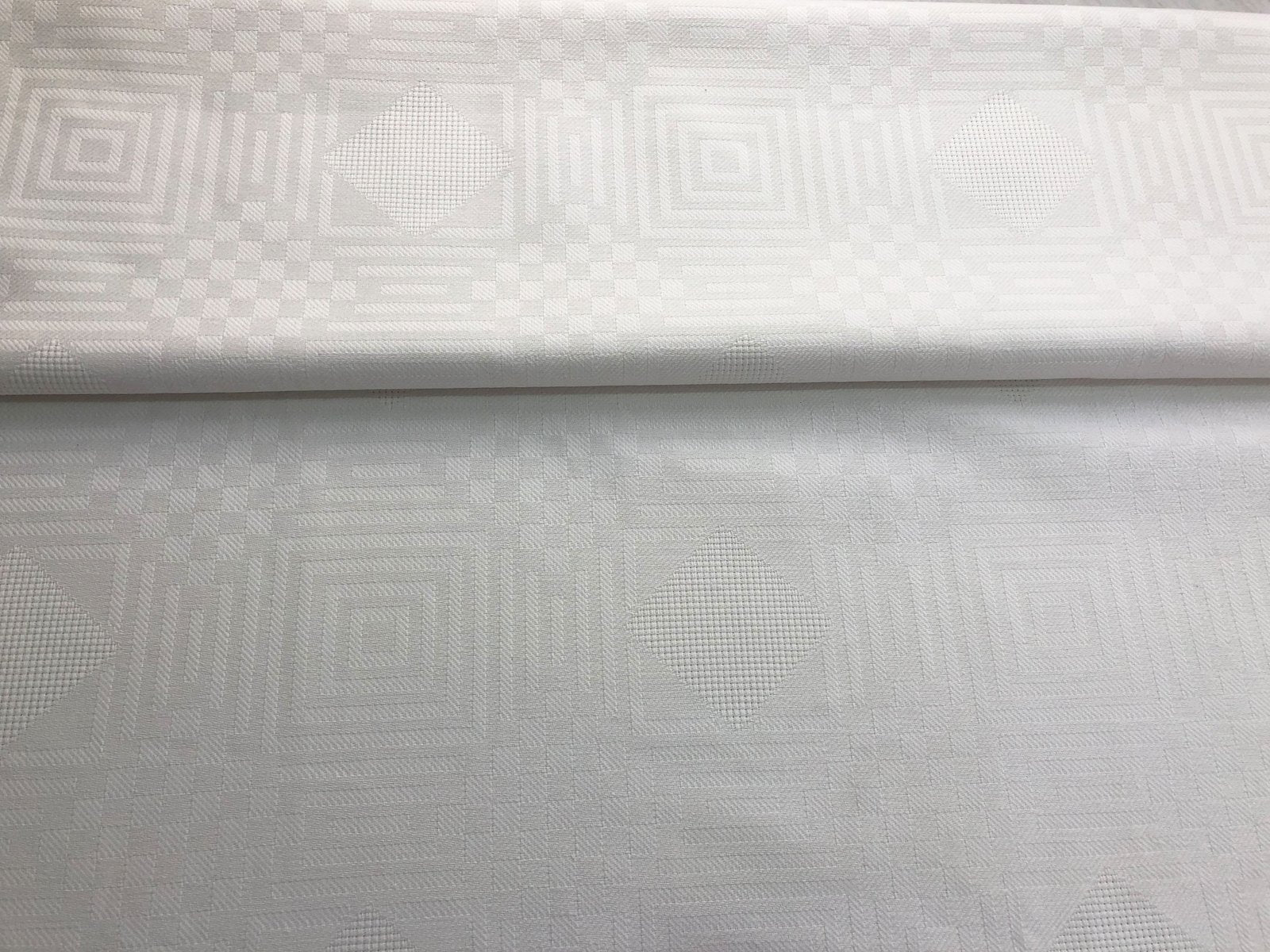Tessuto Zweigart Taio con riquadri - H. 170 CM