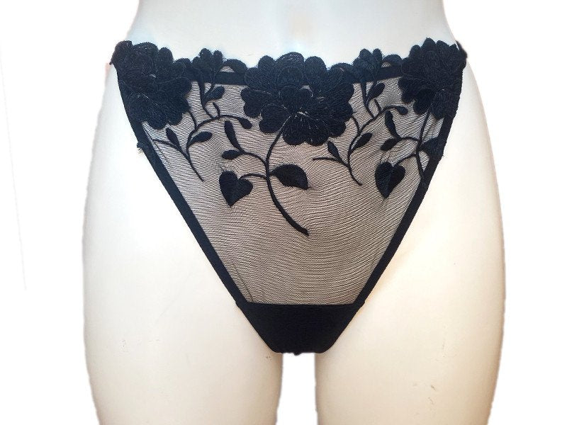 Slip perizoma in tulle con ricami - Io Donna